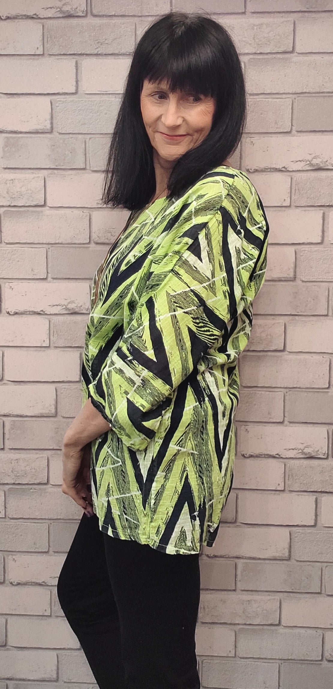 Tegan Zig Zag Top With Necklace - Couture Boutique