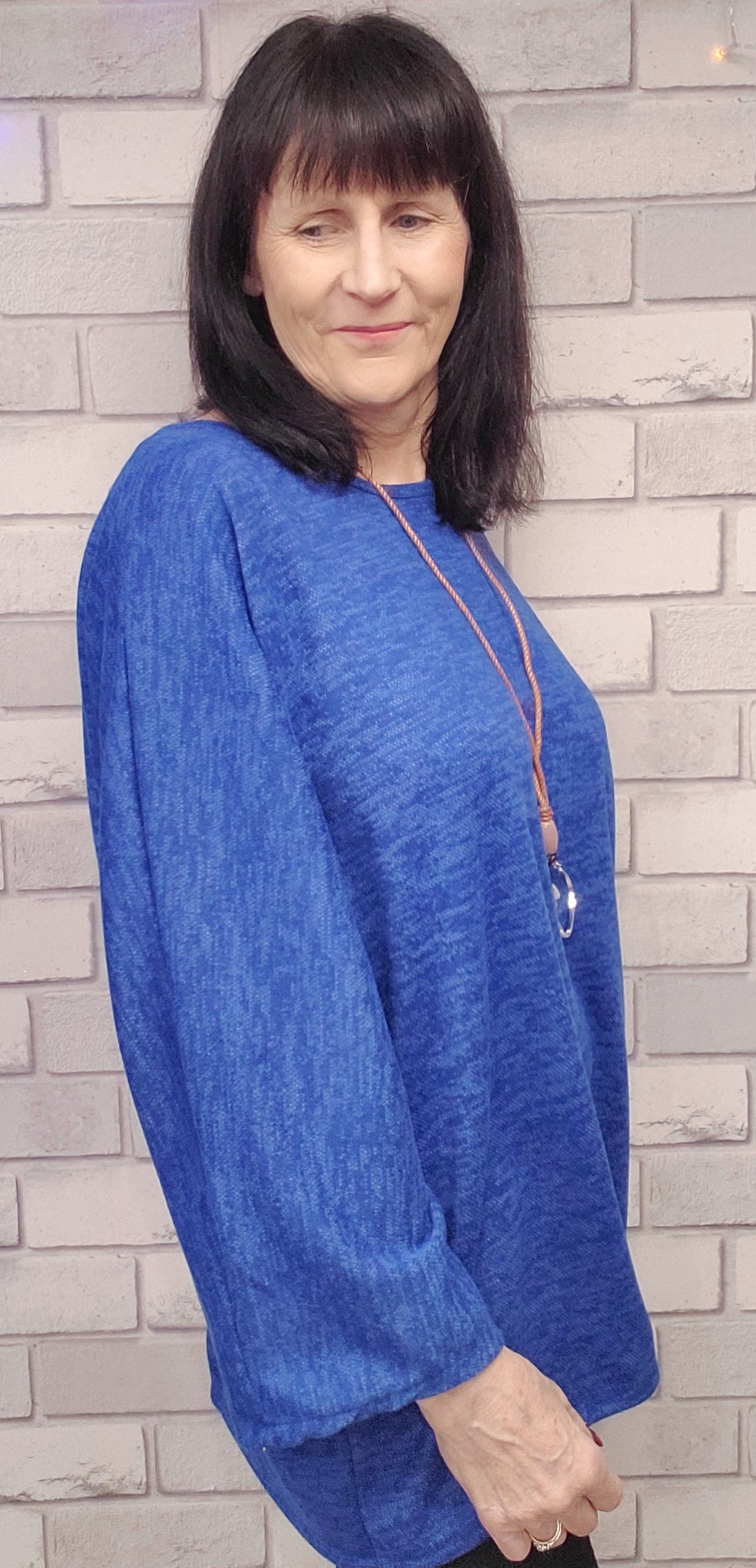 Ivanna Plain Top With Necklace