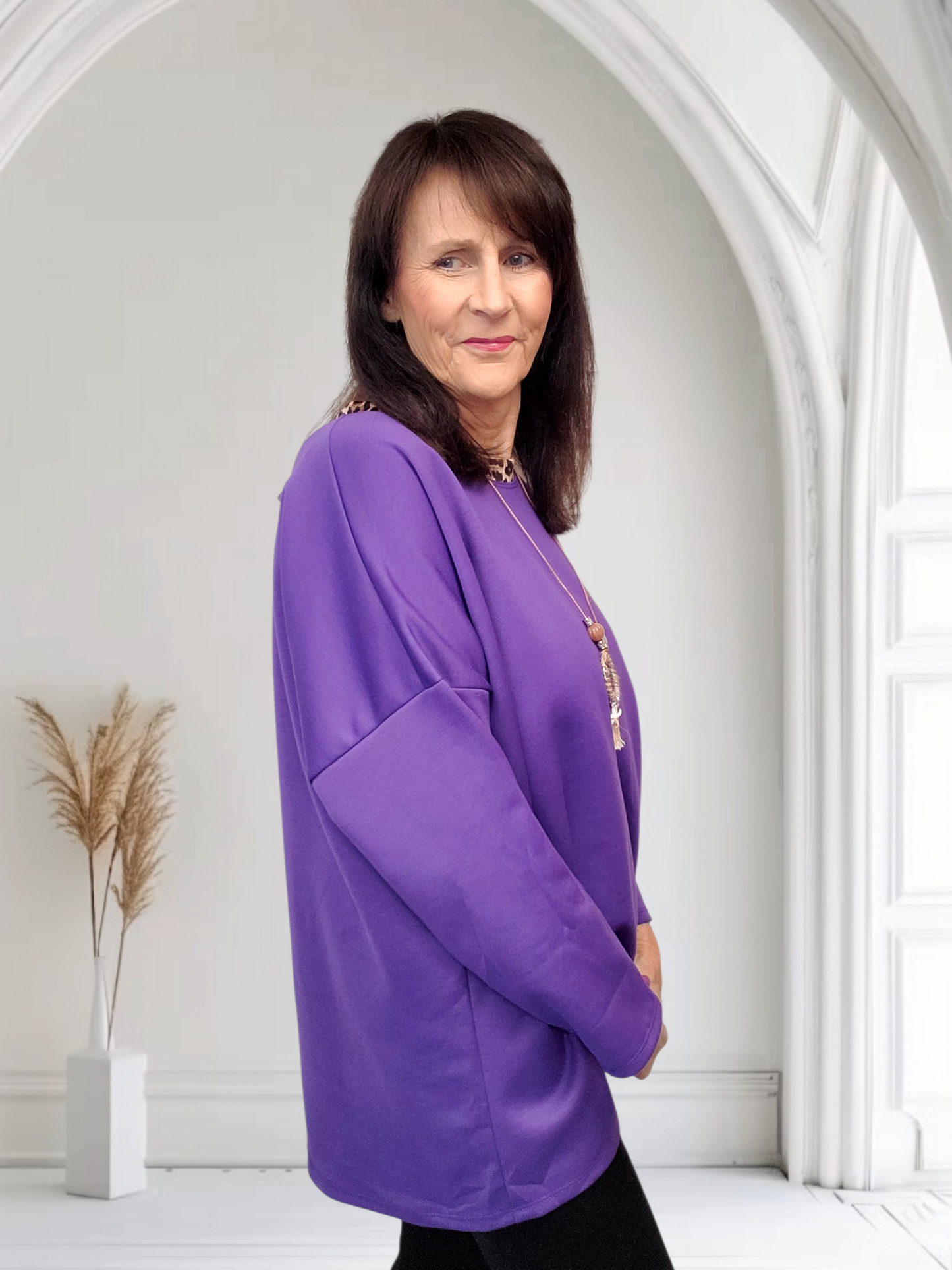 Kendall Chic Leopard Print Collar Top with Necklace, Onesize 14-20 - Couture Boutique