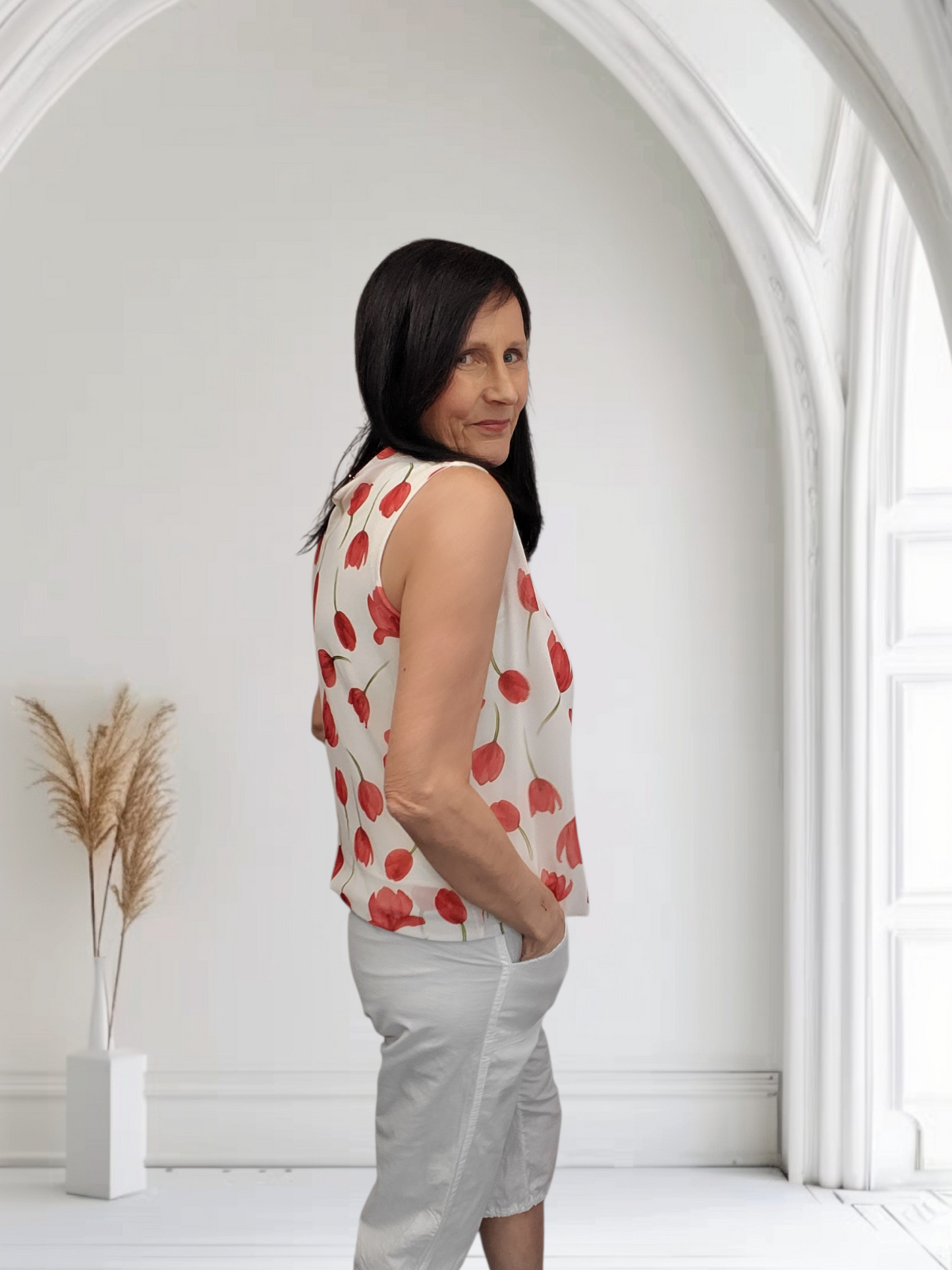 Dolly Women’s Sleeveless Tulip top