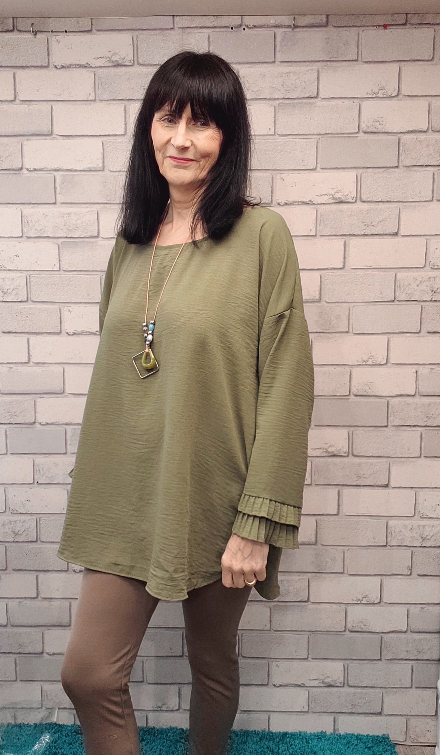 Demi Plain Top With Pleat Cuffs