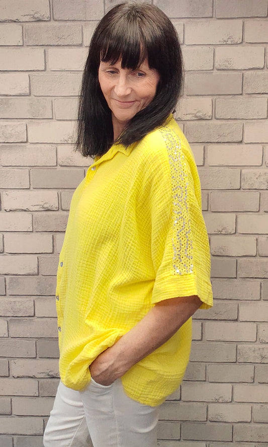 Short Sleeve Bouse With Sequins