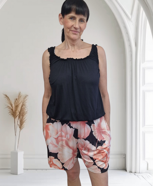 Floral Print Stretchy Shorts With Pockets