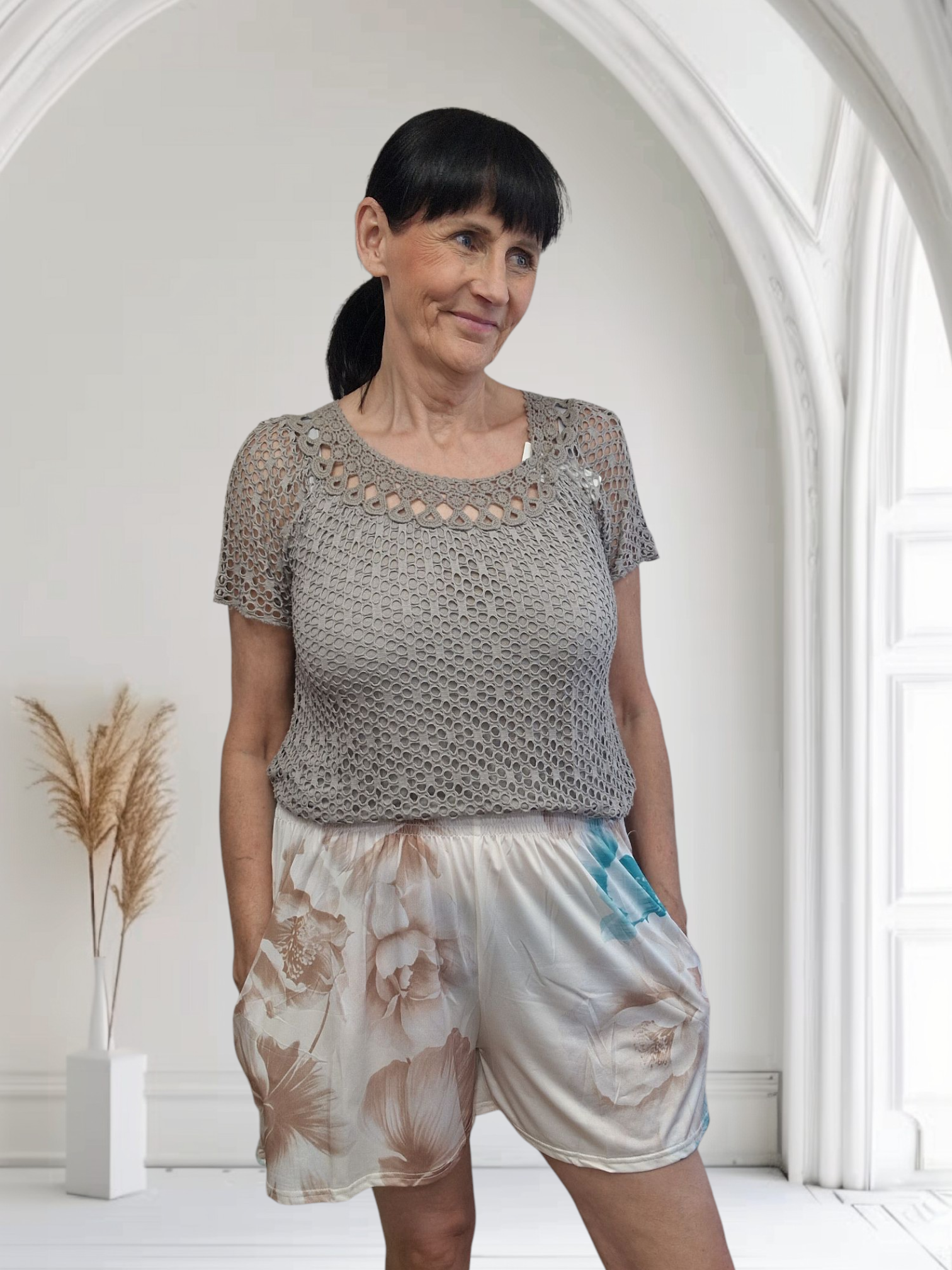 Floral Print Stretchy Shorts With Pockets - Couture Boutique
