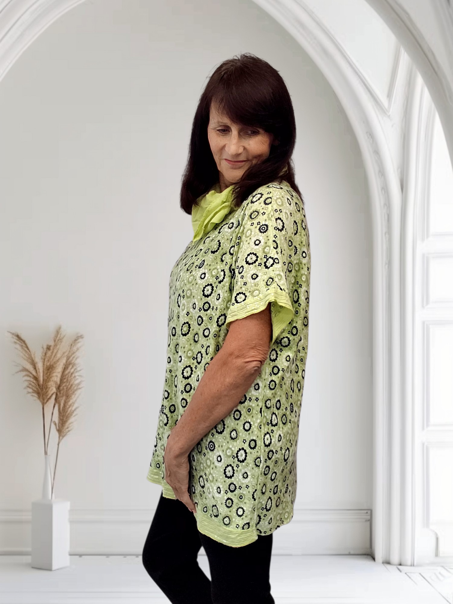 Olive Loose Fit  Top  With  Scarf, Onesize  14-20 - Couture Boutique