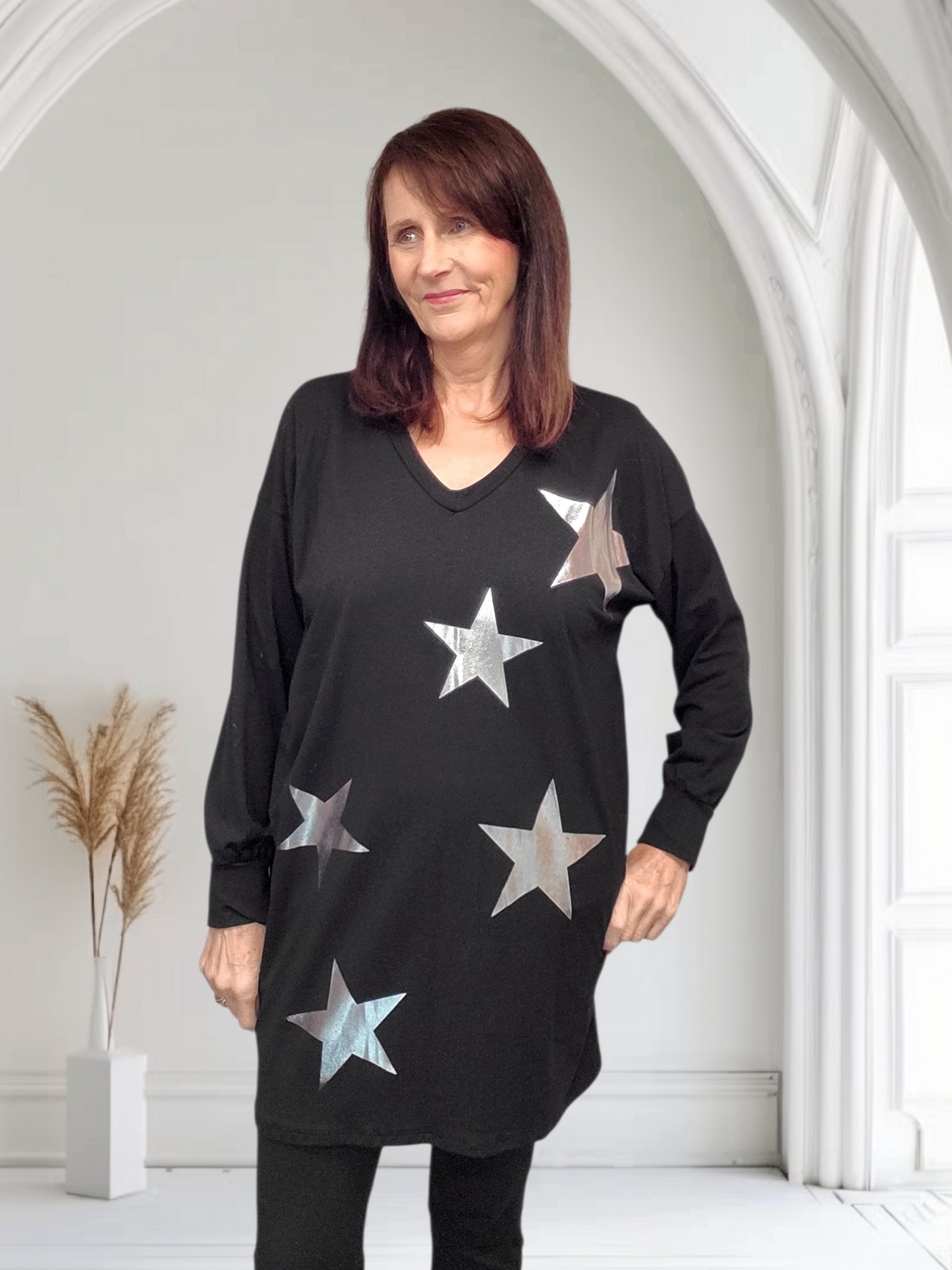 Holly Women’s Celestial Star Print Tee – Fashionable Top, Onesize 12-20