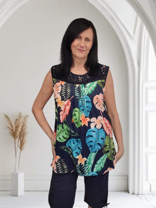 Della Classic Ladies’ Sleeveless Vest