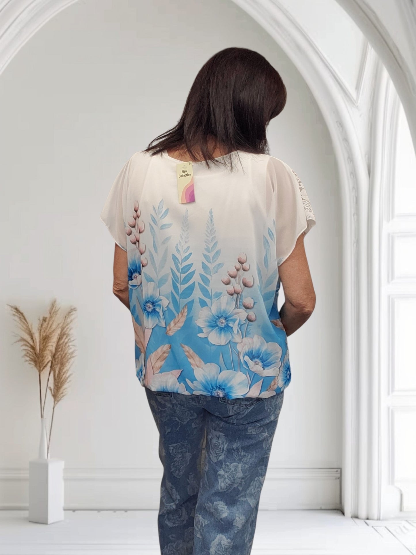 Rach Floral Lace Front Bubble Hem Top | One Size Fits UK 16-18