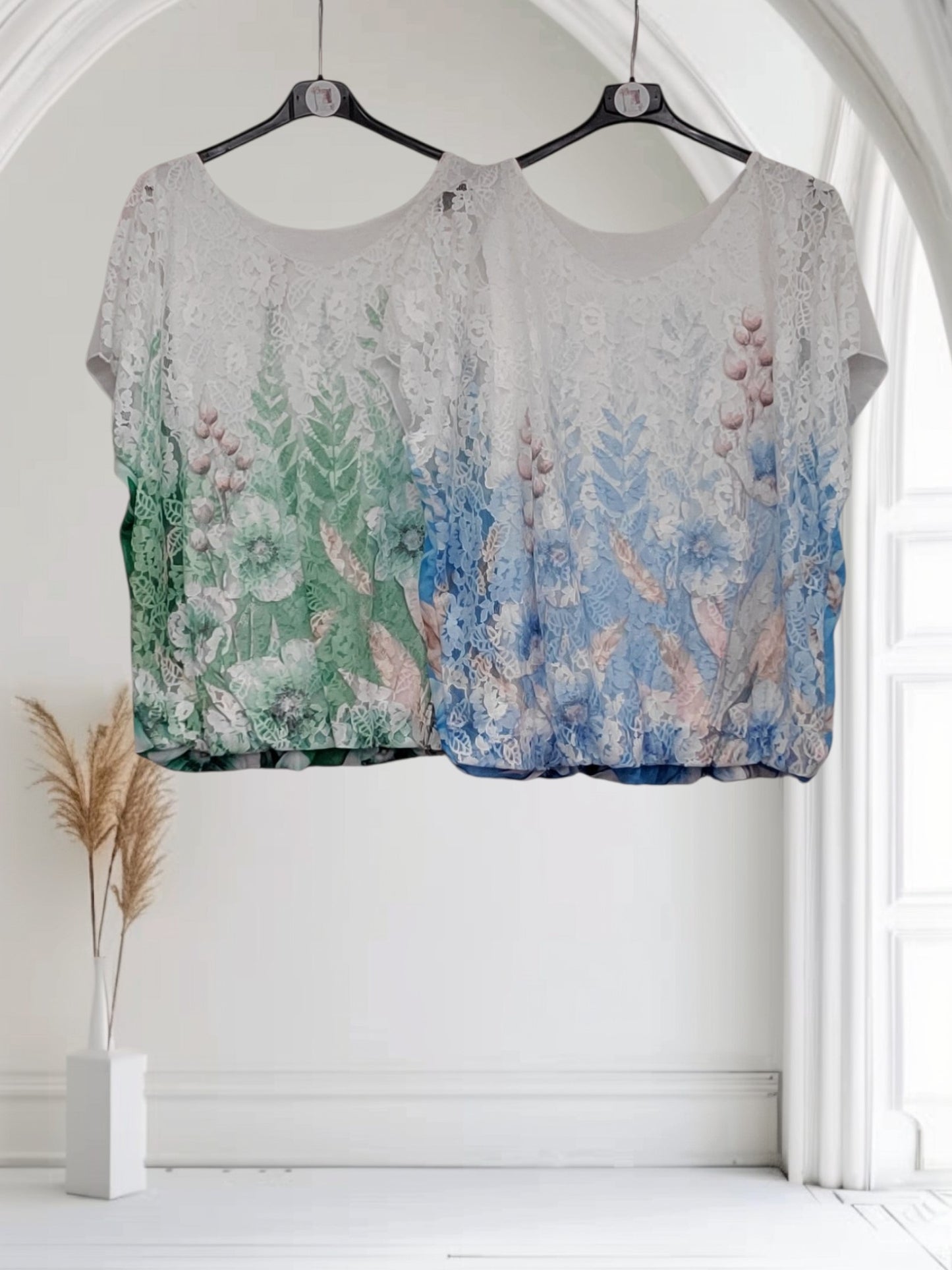 Rach Floral Lace Front Bubble Hem Top | One Size Fits UK 16-18