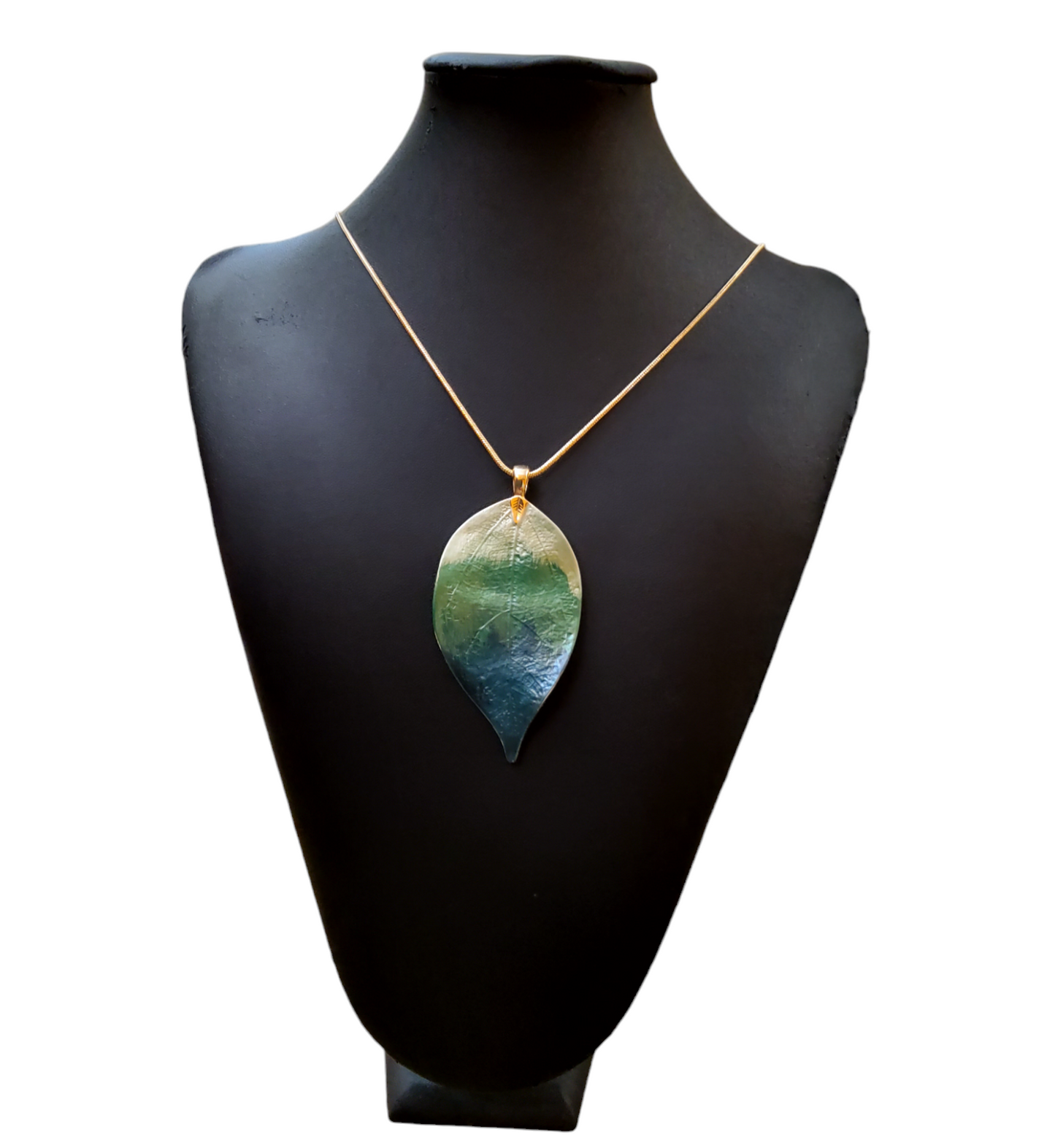 Necklace  With Leaf Pendant - Couture Boutique