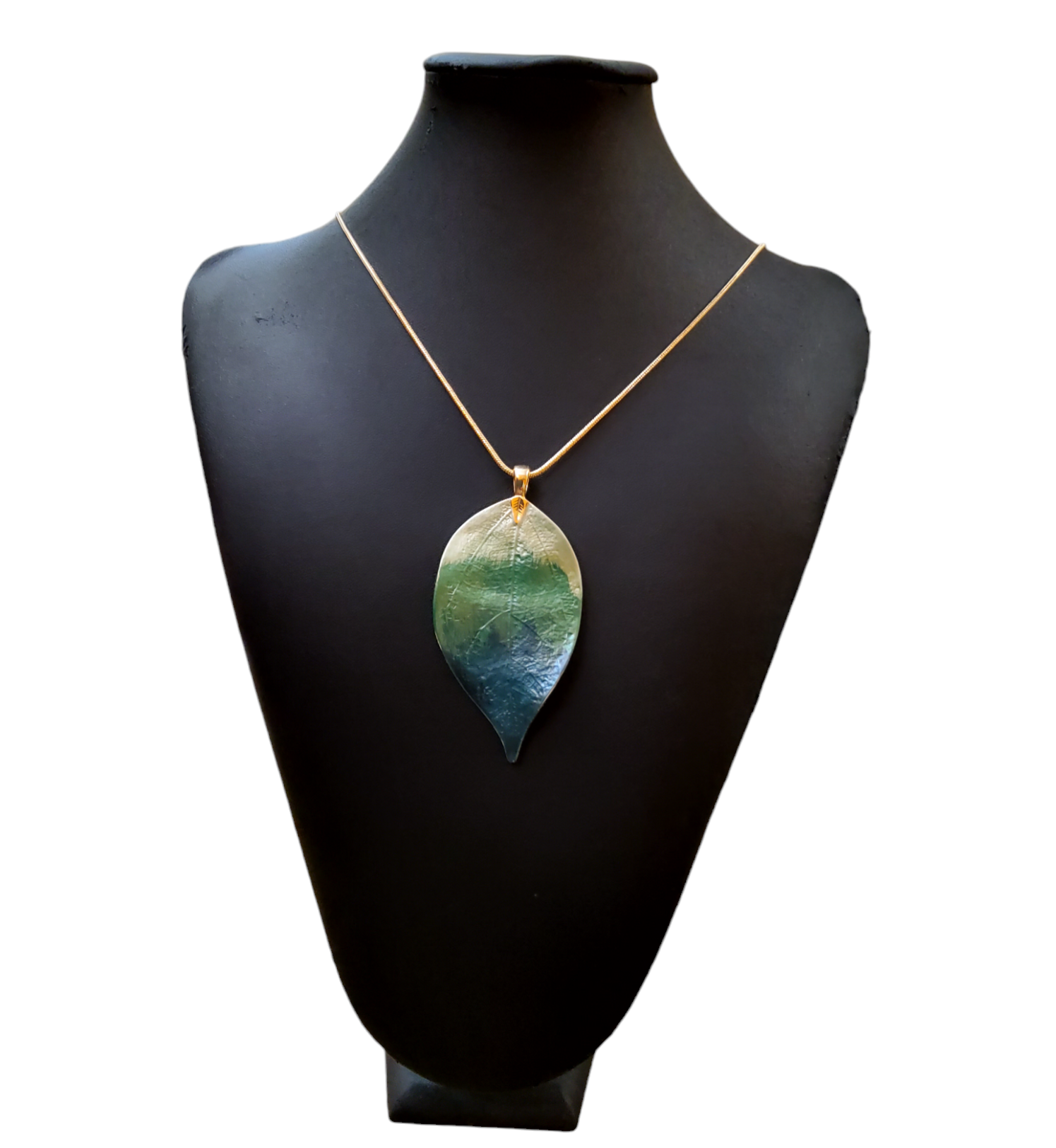 Necklace  With Leaf Pendant - Couture Boutique