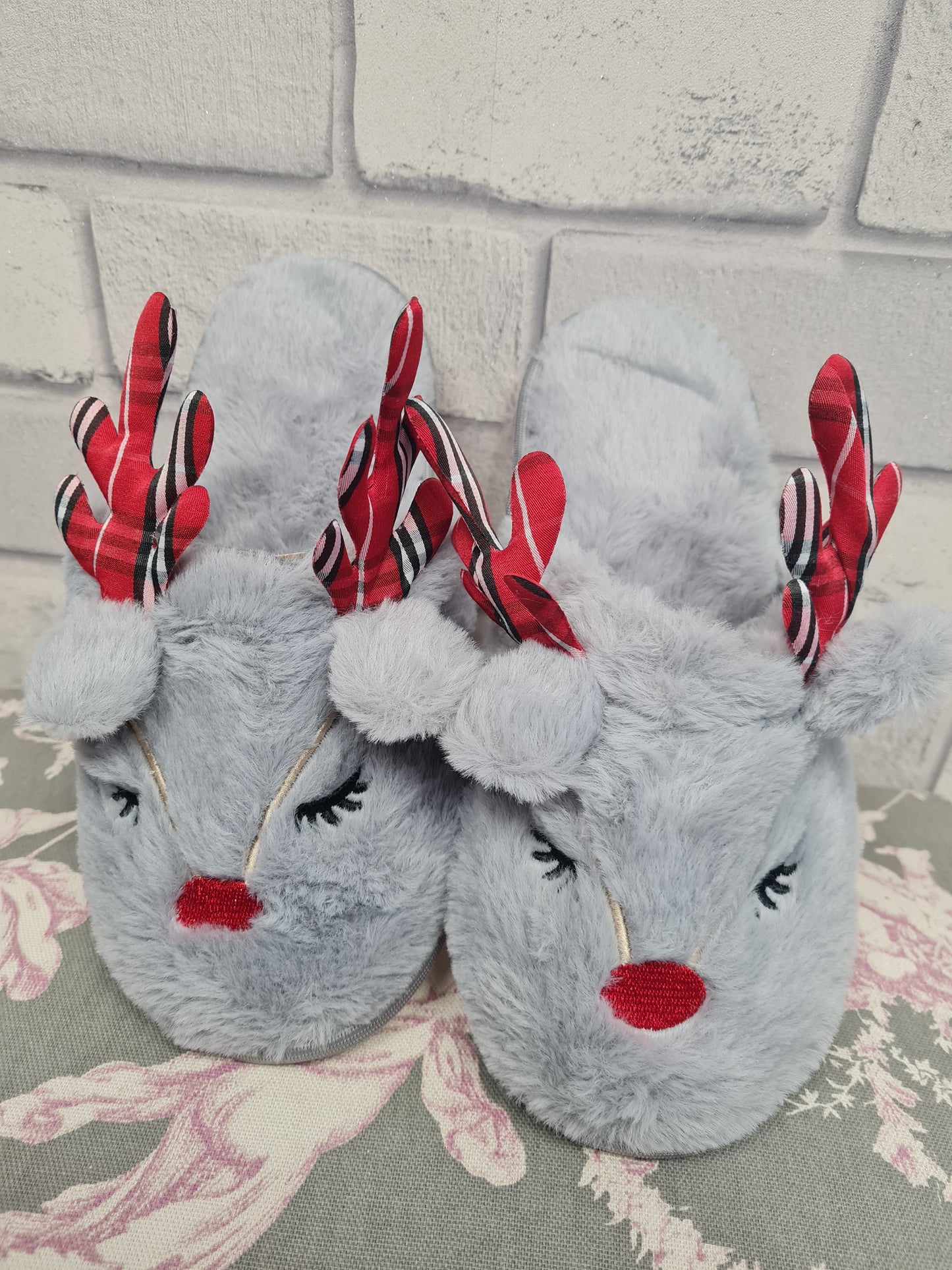 Reindeer Slippers - Couture Boutique