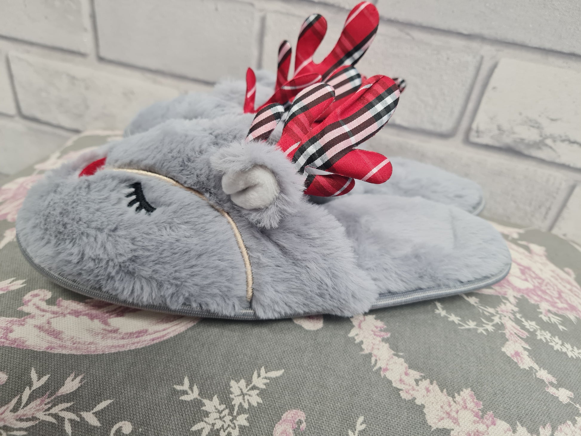 Reindeer Slippers - Couture Boutique